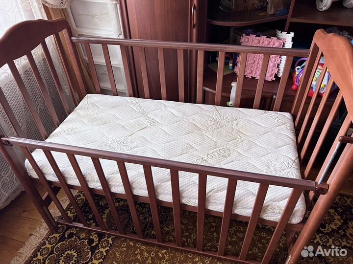 Детская кроватка