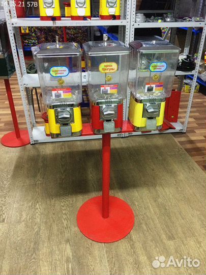 Автомат жвачка / Торговые автоматы механические