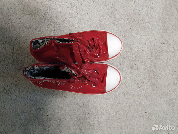 Продам кеды для девочки