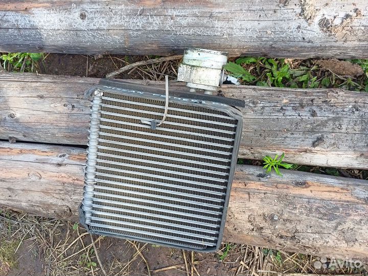 Радиатор испарителя кондиционера Nissan Primera