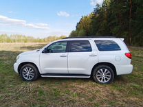 Toyota Sequoia 5.7 AT, 2011, 328 000 км, с пробегом, цена 2 600 000 руб.