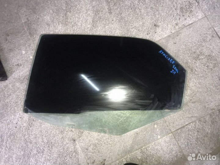 Стекло заднее левое Chrysler 300C