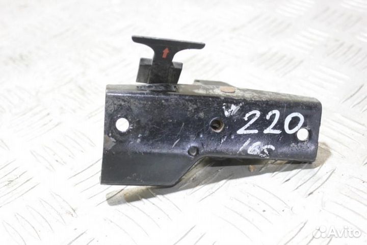 Крюк открывания капота E 211