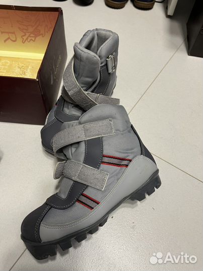 Лыжные ботинки