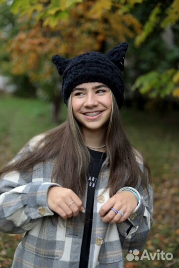 Шапка черная вязаная вручную с ушами кот котик