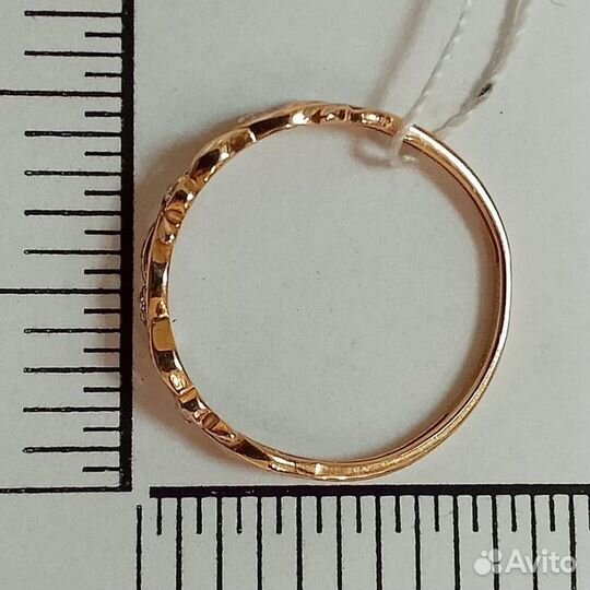 Кольцо с синтетическим камнем Золото