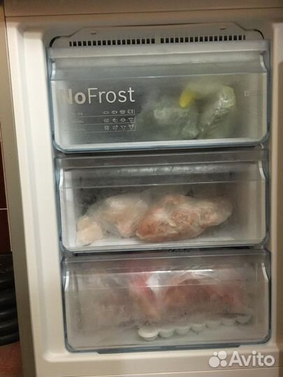 Холодильник NoFrost Bosch Serie 4 KGN39NL2AR