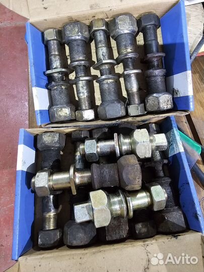 Шпильки колесные, футорки на Бав Феникс