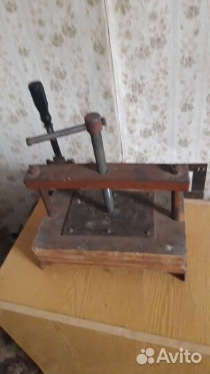 Приспособление для переплета книг