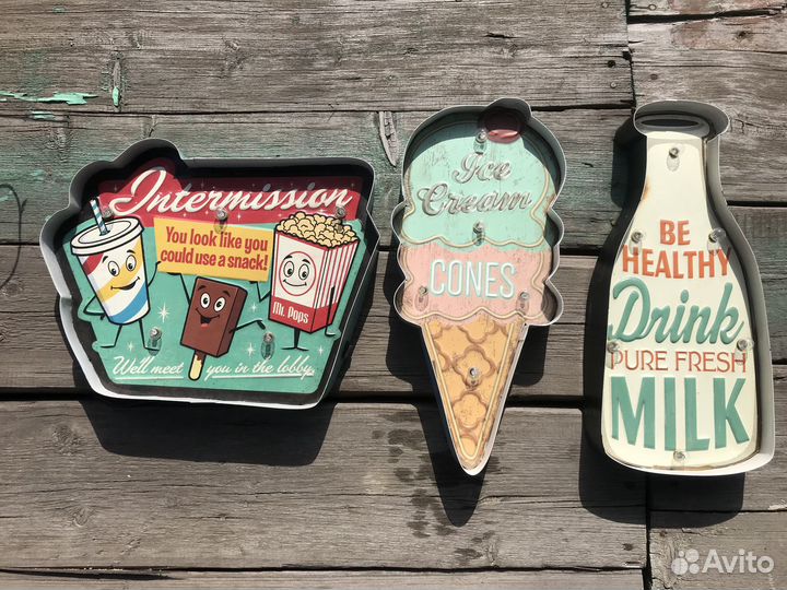 Настенное панно из металла, светильник