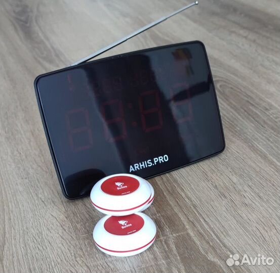 Кнпока вызова официанта и табло отображения вызова