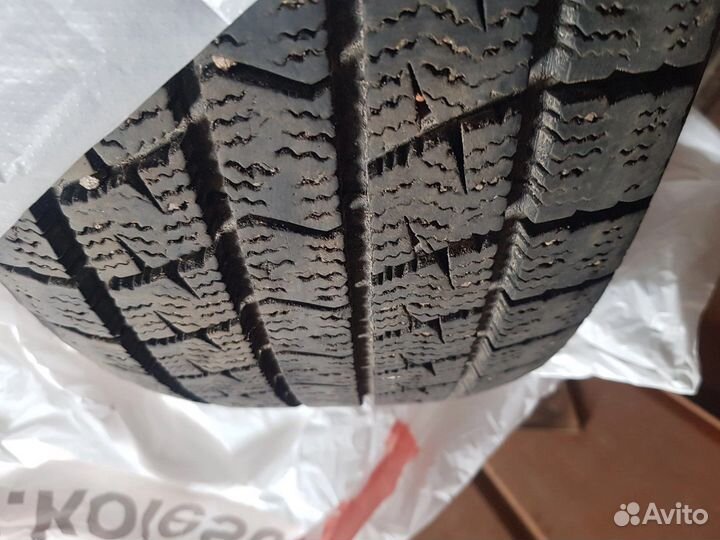 Kumho Marshal KW21 215/60 R16