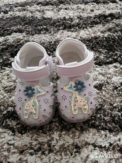 Сандалии для девочки