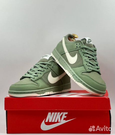 Кроссовки женские Nike SB Dunk Low