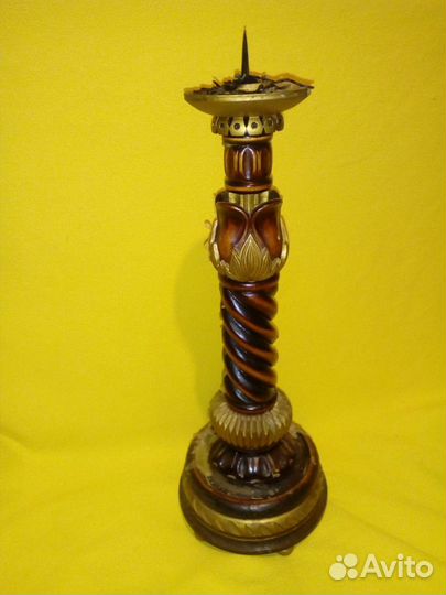 Подсвечники резные