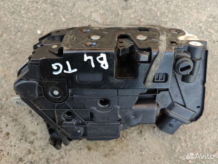 Замок задний левый Tiguan 1