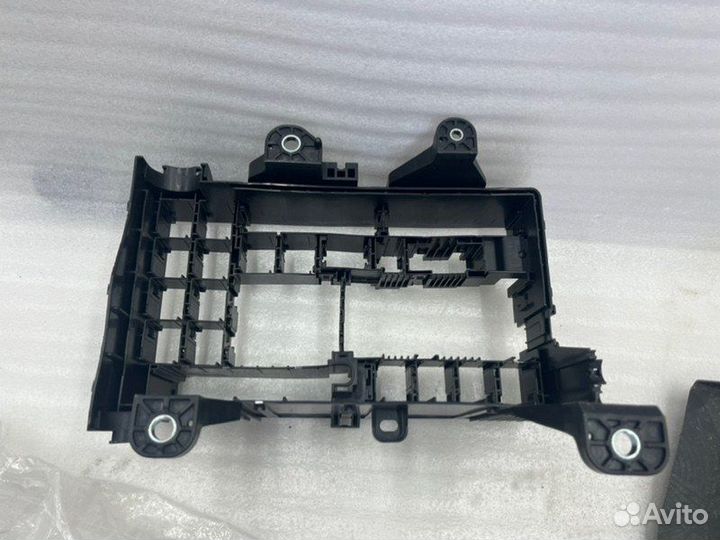 Корпус блока предохранителей средняя часть Toyota