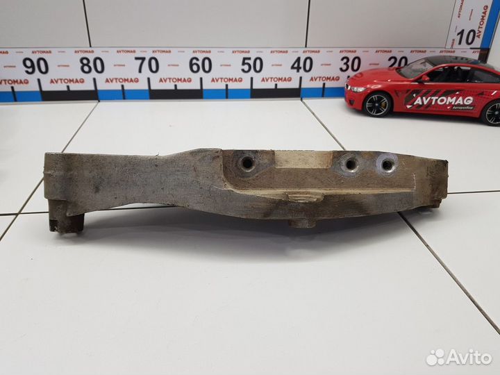 Кронштейн двигателя правый