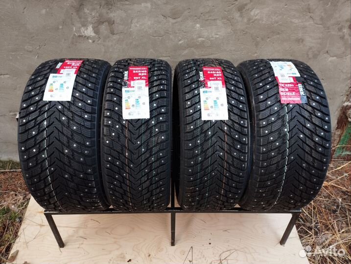 iLink Wintervorhut Stud II 245/40 R20 и 275/35 R20