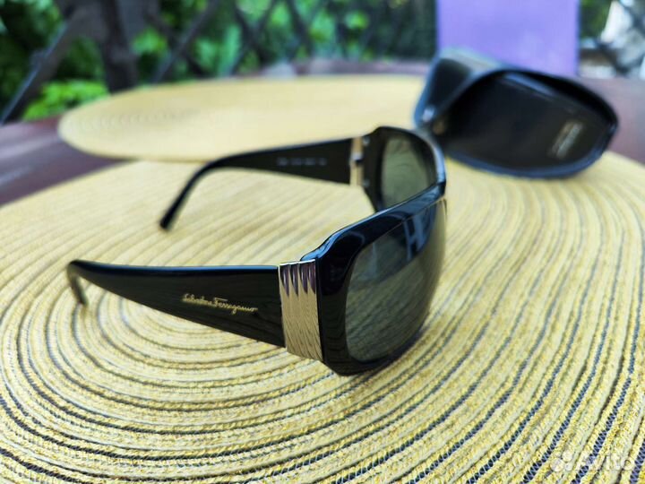 Солнцезащитные очки женские Salvatore Ferragamo