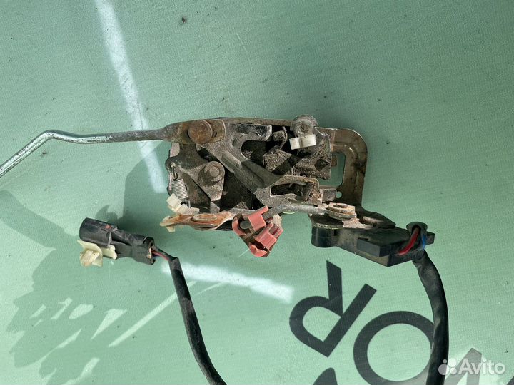 Замок двери передней левой kia sportage 1