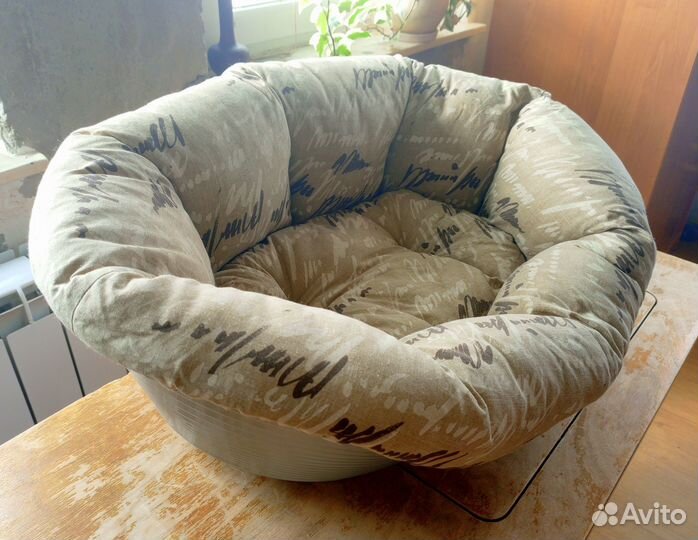 Италия. Лежак пластиковый для кошек и собак Siesta