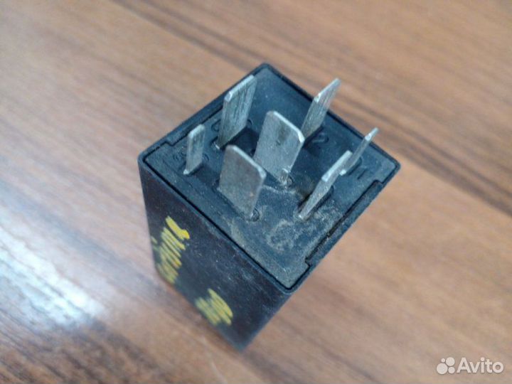Реле Mitsubishi Carisma DA 2003