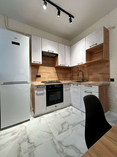 2-к. квартира, 60 м², 1/2 эт.