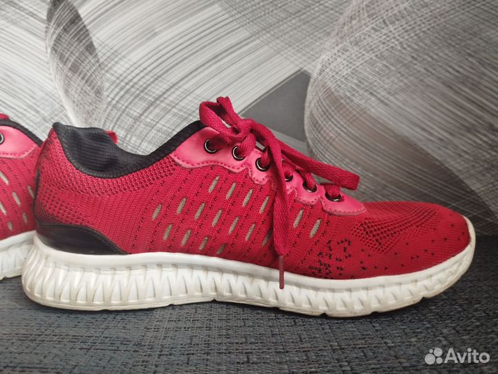 Кроссовки красные мужские