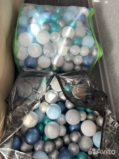 Сухой бассейн с шариками