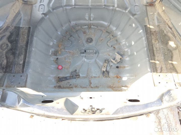 Панель задняя Ford Mondeo 2000-2007