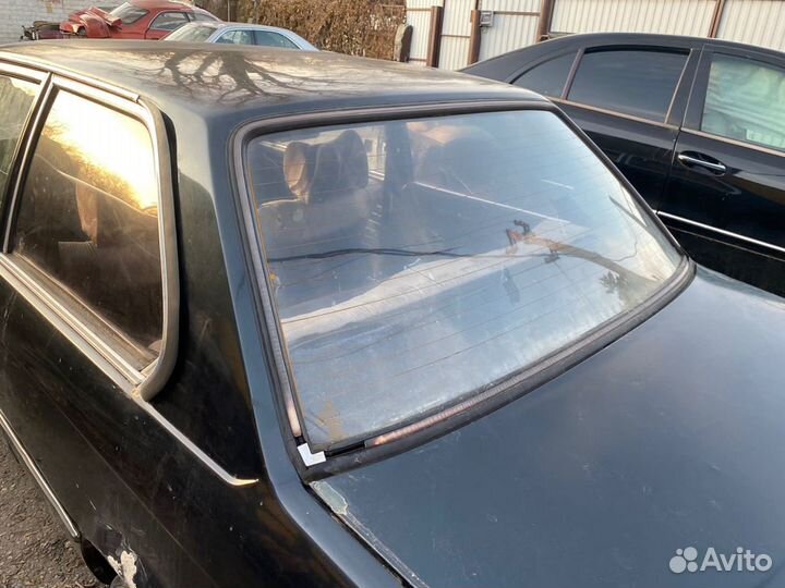 Заднее ветровое стекло BMW E21