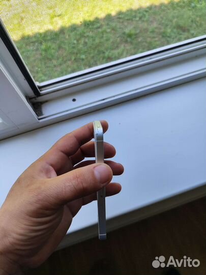 Телефон iPhone se