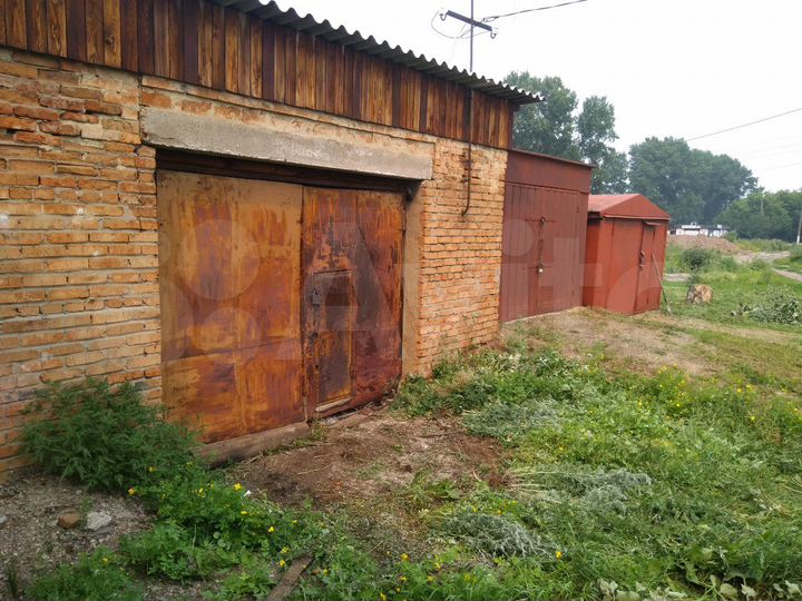 Гараж, > 30 м²