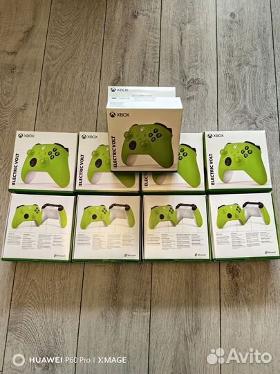 Геймпад Xbox Series S/X Electric Volt (салатовый)