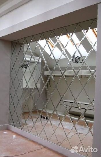 Зеркальное панно в прихожей