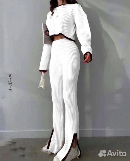 Костюм женский новый