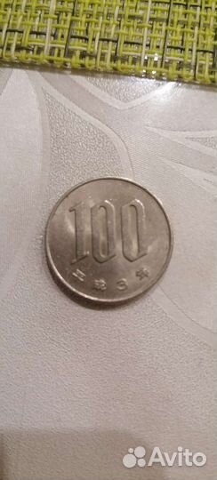Монета 100 йен