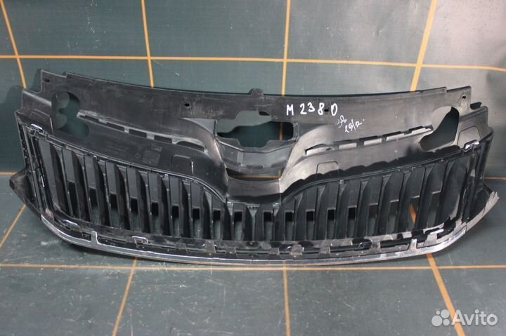 Решетка радиатора - Skoda Rapid