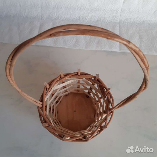 Корзина плетенная