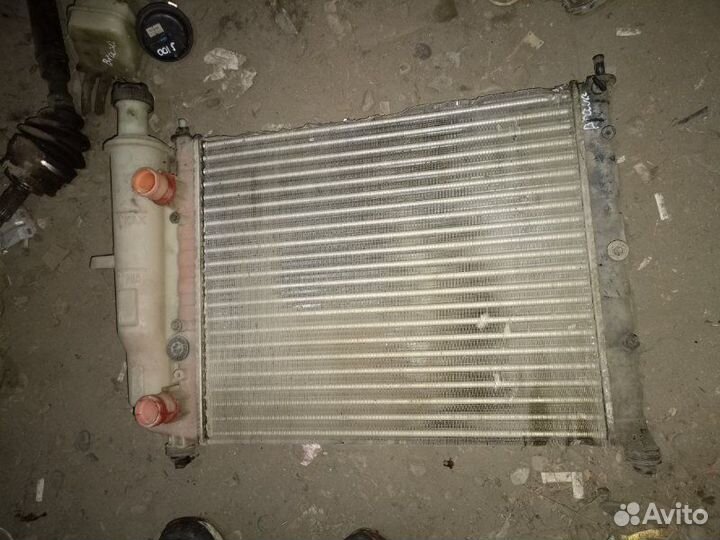 Радиатор Fiat Bravo 182B2000