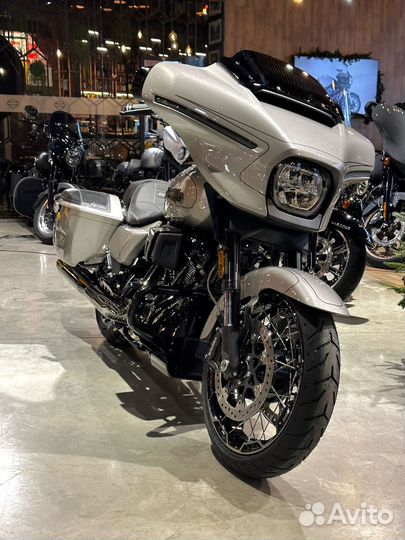 Harley-Davidson CVO Street Glide, 2023