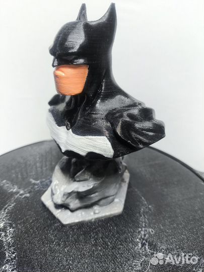 Бюст Бэтмен напечатан на 3Д принтере