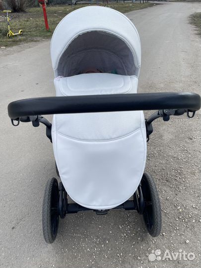 Продам коляску 2 в 1 