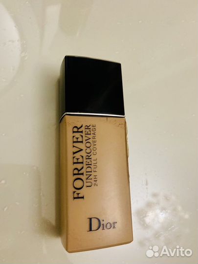 Тональный крем Dior