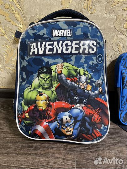 Ранец школьный для мальчика в отличном состояние