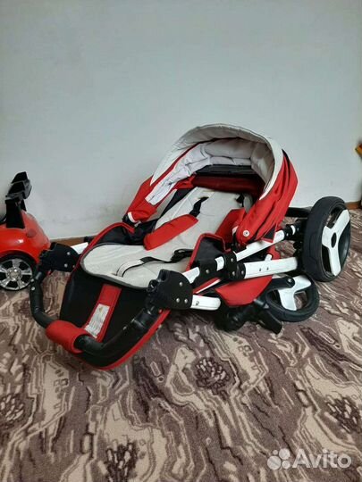 Прогулочная коляска