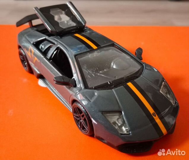 Модель автомобиля Lamborghini Murcielago
