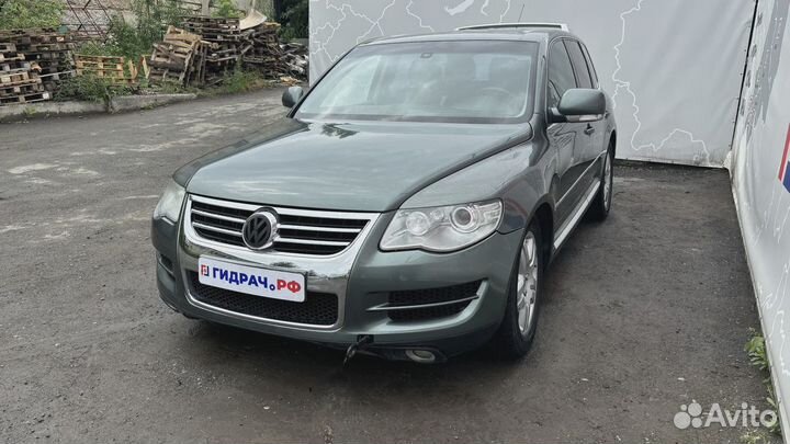 Бампер задний Volkswagen Touareg (GP) 7L6807417dgru