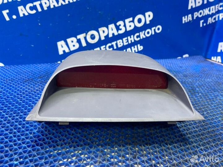Стоп сигнал дополнительный. Hyundai Accent седан